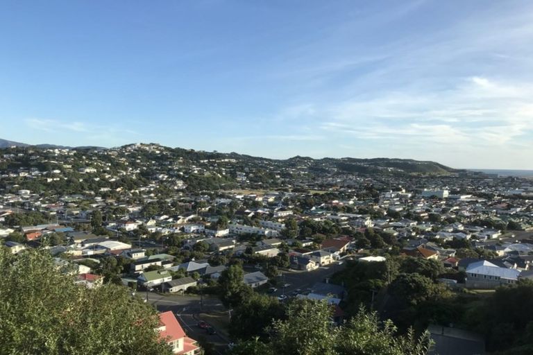 Photo of property in 30 Akaroa Drive, Maupuia, Wellington, 6022