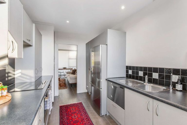 Photo of property in 3/132 Onewa Road, Northcote, Auckland, 0627