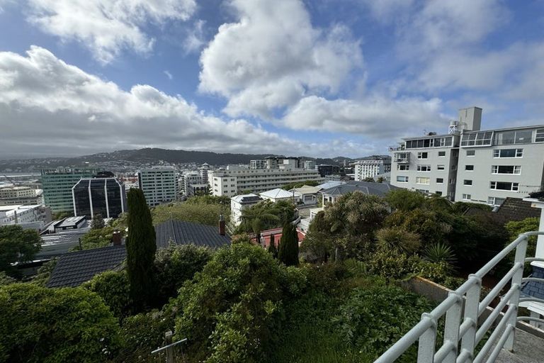 Photo of property in 243 The Terrace, Te Aro, Wellington, 6011