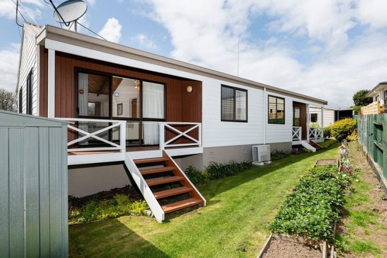 Photo of property in 4 Te Arawa Place, Welcome Bay, Tauranga, 3112