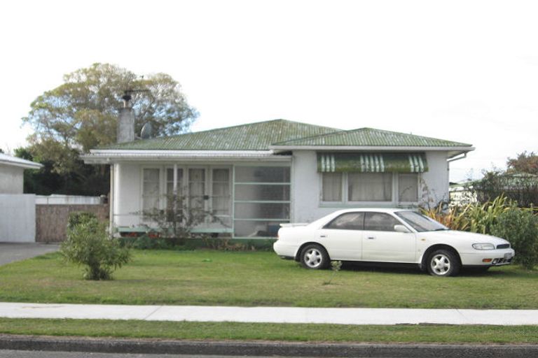 Photo of property in 18 Shackleton Street, Maraenui, Napier, 4110