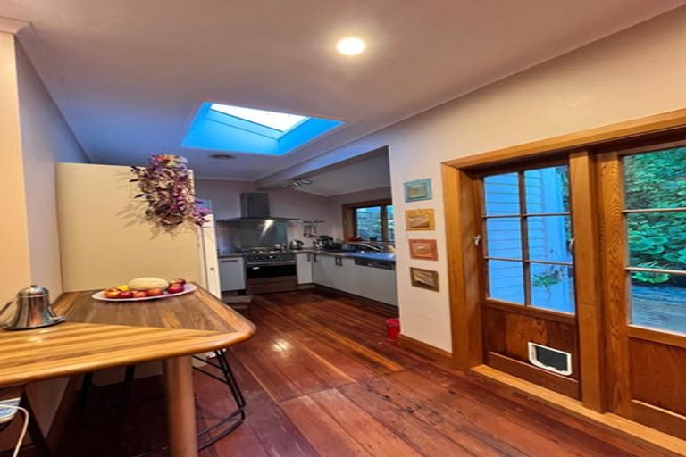 Photo of property in 16 Asquith Terrace, Brooklyn, Wellington, 6021