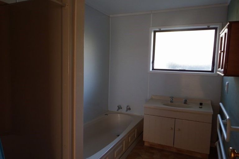 Photo of property in 34 Parkes Avenue, Saint Johns Hill, Whanganui, 4501