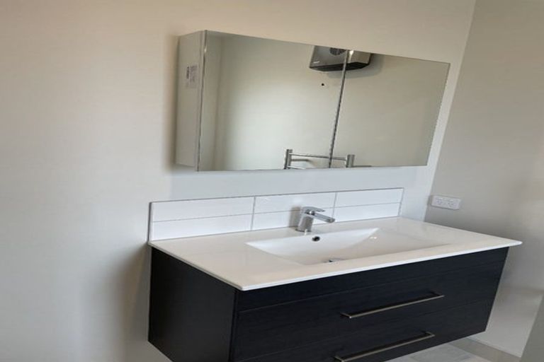 Photo of property in 2/112 Burke Street, Sydenham, Christchurch, 8023