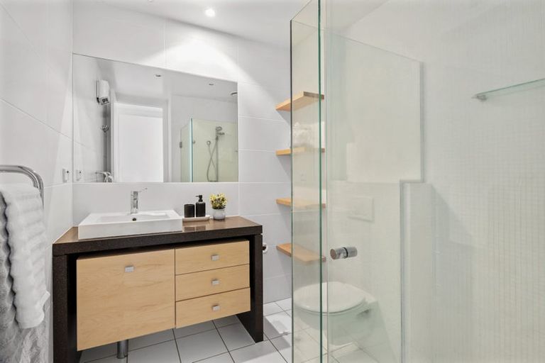 Photo of property in 18-27 Lawson Place, Mount Victoria, Wellington, 6011