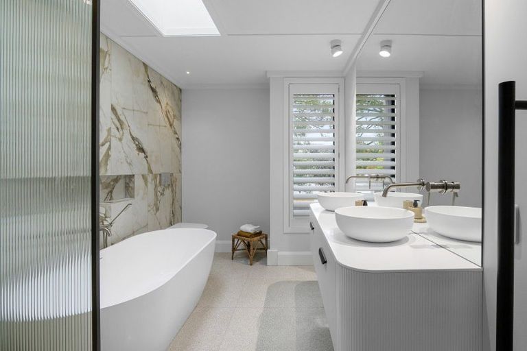 Photo of property in 5 Waiwetu Street, Fendalton, Christchurch, 8052