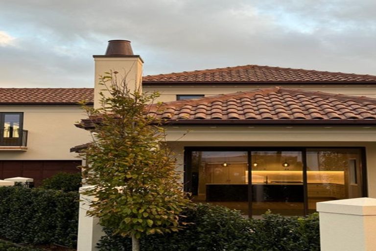 Photo of property in 5 Brianna Place, Karaka, 2113