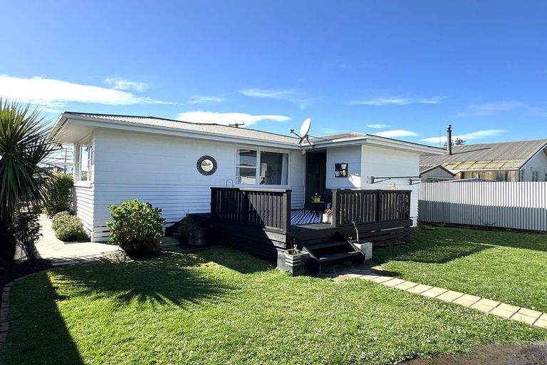 Photo of property in 9 George Street, Balclutha, 9230