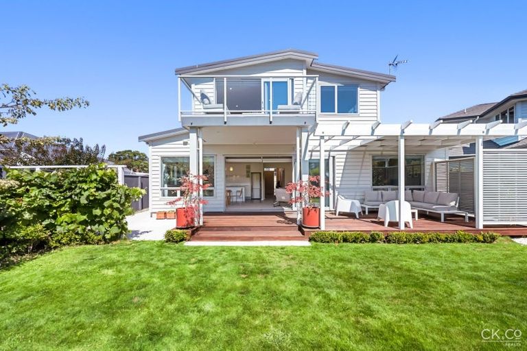 Photo of property in 8d Glen Iris Grove, Woburn, Lower Hutt, 5010