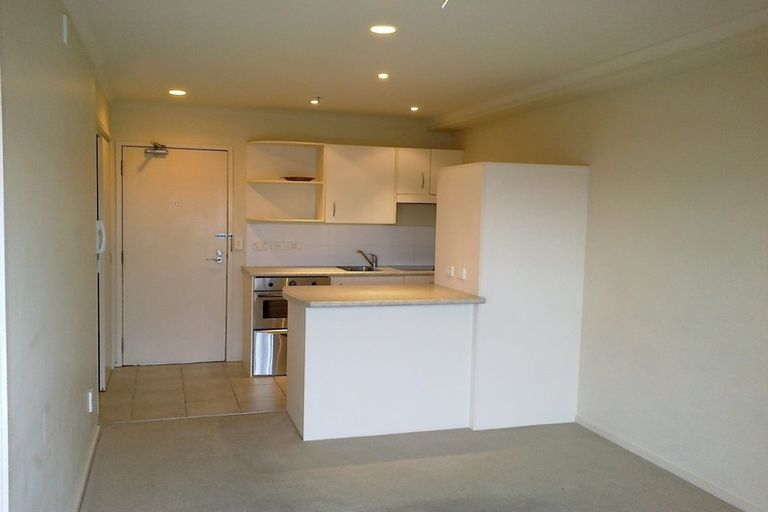 Photo of property in The Rennaissance, 14h/18 Ronwood Avenue, Manukau, Auckland, 2104
