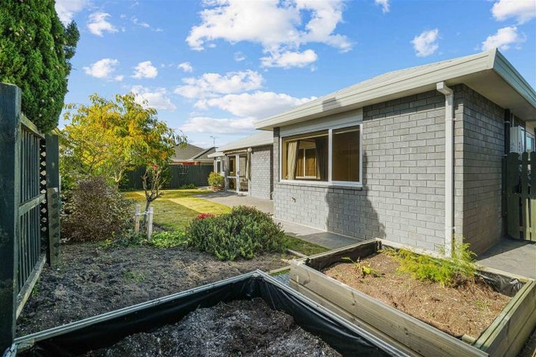Photo of property in 60a Middlepark Road, Sockburn, Christchurch, 8042