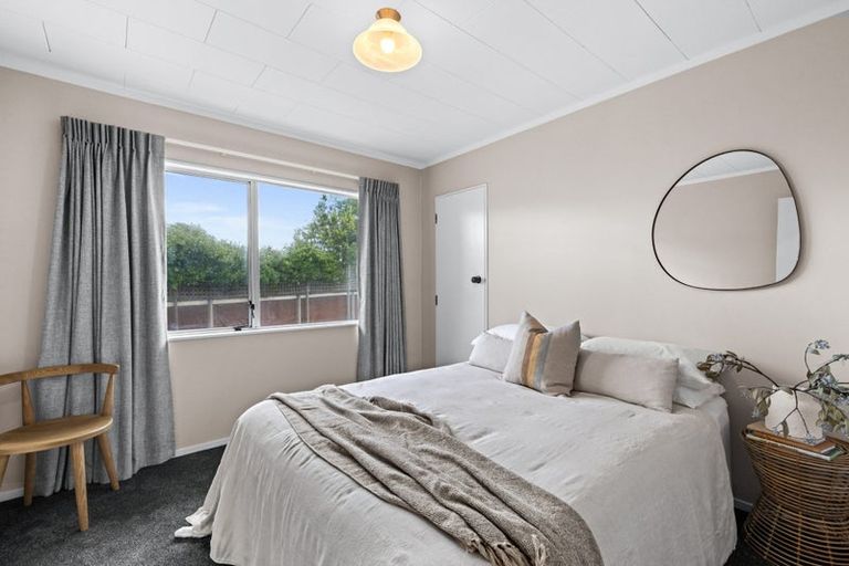 Photo of property in 10 Sutton Avenue, Clive, 4102