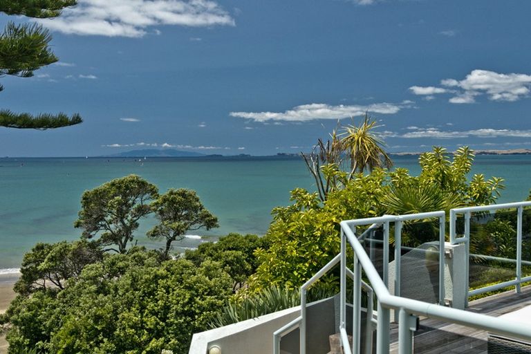 Photo of property in 32 Whitby Crescent, Mairangi Bay, Auckland, 0630