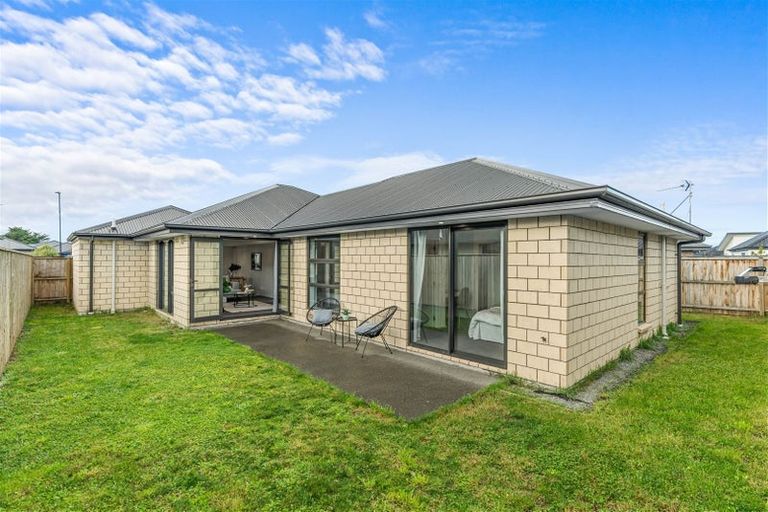 Photo of property in 17 Allied Road, Halswell, Christchurch, 8025