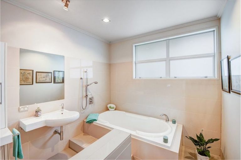 Photo of property in 859 Whangaparaoa Road, Manly, Whangaparaoa, 0930