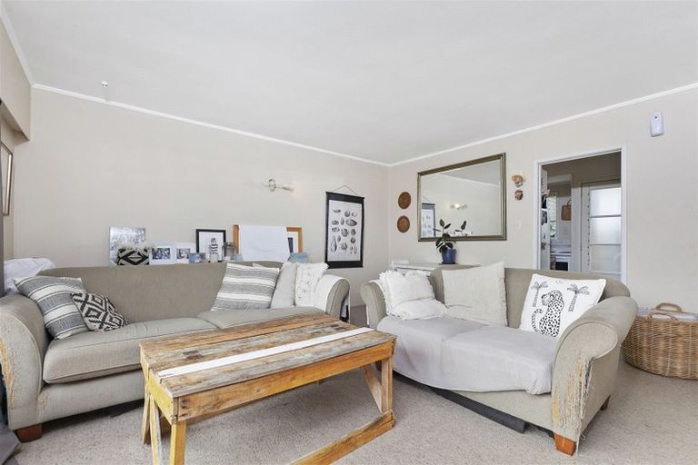 Photo of property in 2/6 Trafalgar Road, Milford, Auckland, 0620