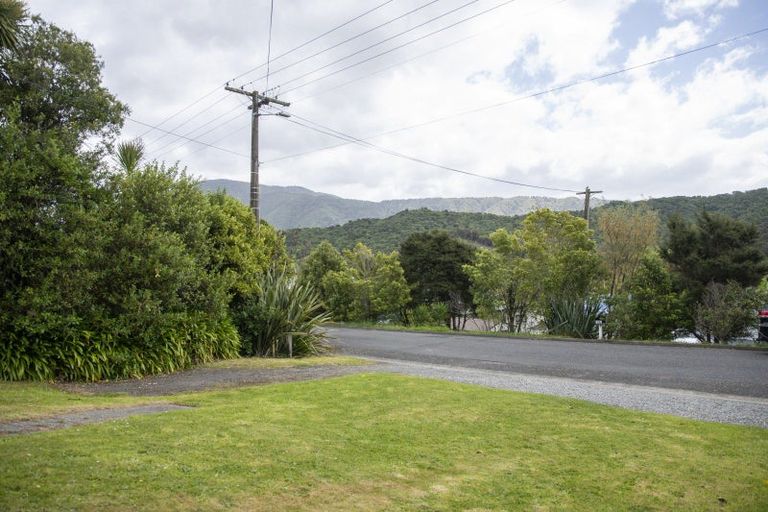 Photo of property in 87 Milton Terrace, Picton, 7220