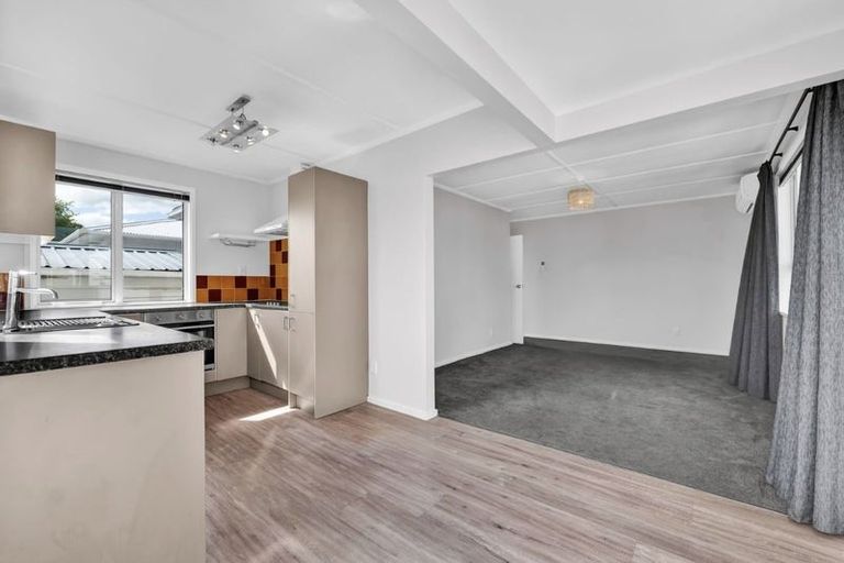 Photo of property in 1/324 Carrington Street, Vogeltown, New Plymouth, 4310