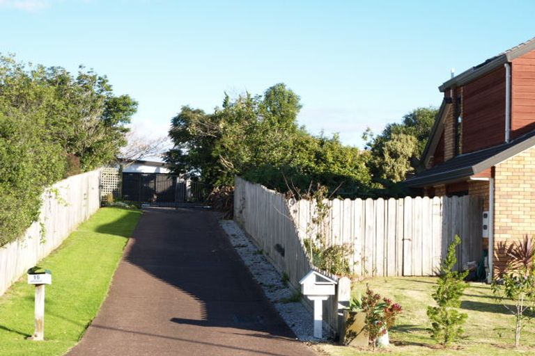 Photo of property in 18 Simon Owen Place, Golflands, Auckland, 2013