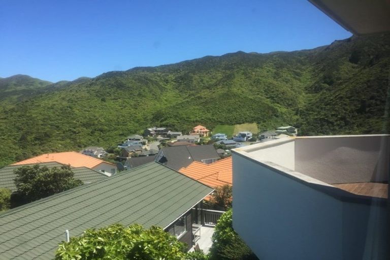 Photo of property in 6 Kapil Grove, Khandallah, Wellington, 6035