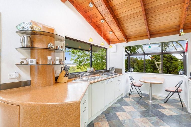 Photo of property in 5 Clearwater Cove, West Harbour, Auckland, 0618