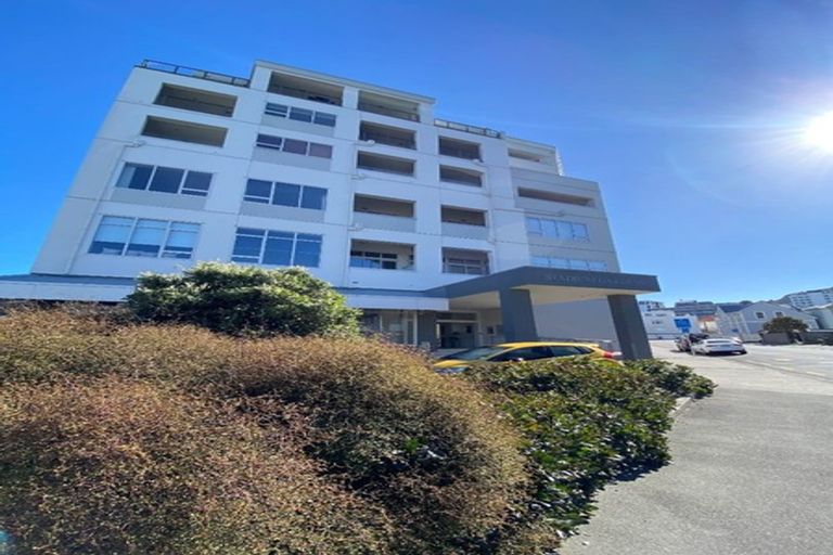 Photo of property in Stadium Garden Flats, 319/107 Thorndon Quay, Pipitea, Wellington, 6011