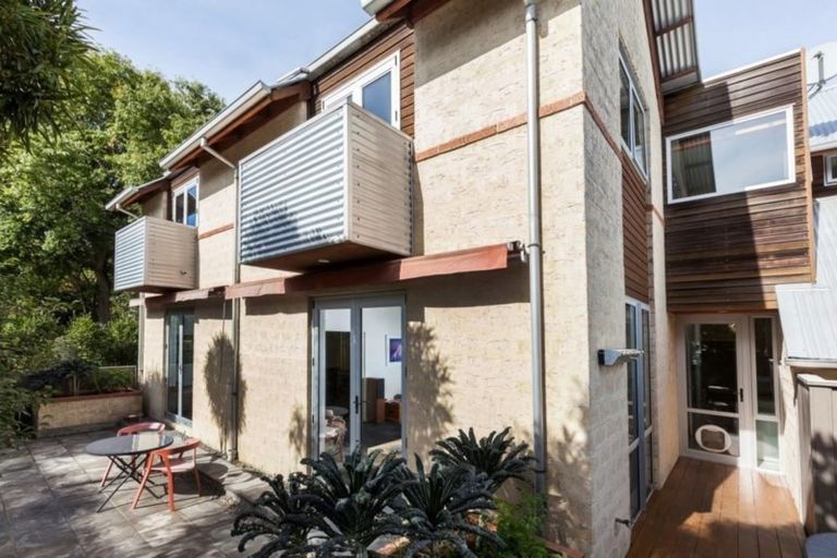 Photo of property in 1 Medbury Terrace, Fendalton, Christchurch, 8041