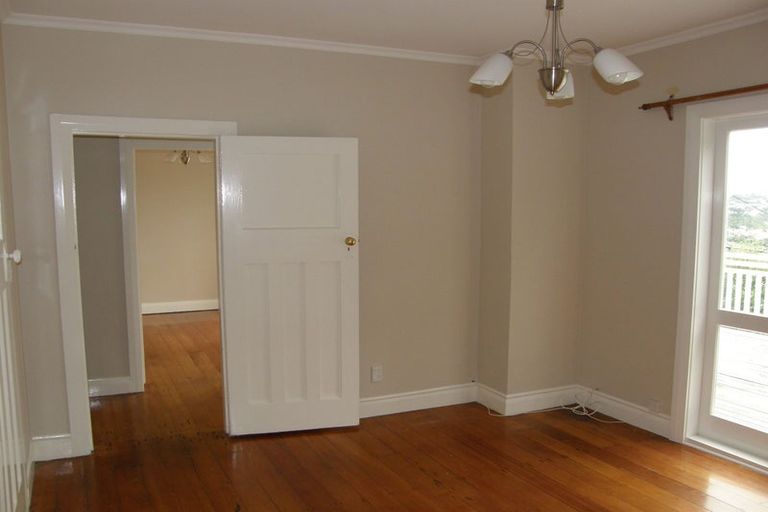 Photo of property in 24 Imperial Terrace, Melrose, Wellington, 6022