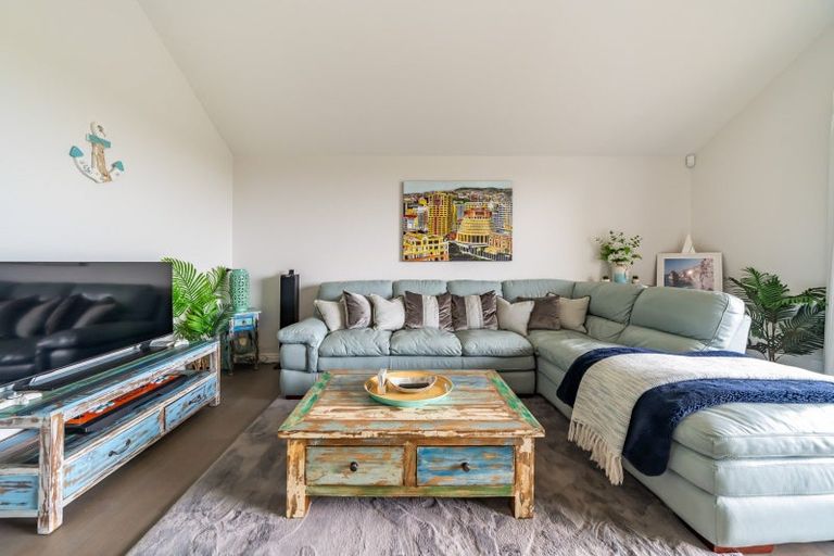 Photo of property in 87 Rutherford Drive, Waikanae Beach, Waikanae, 5036