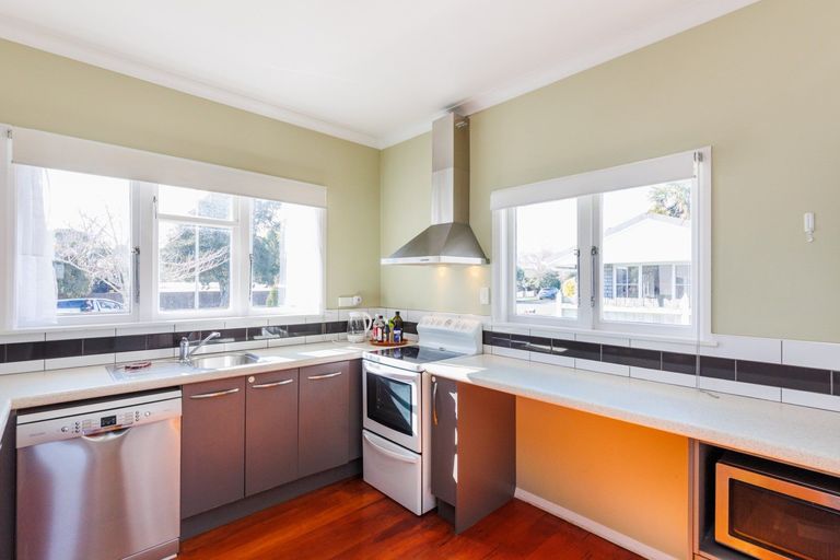 Photo of property in 113 Waterloo Crescent, Hokowhitu, Palmerston North, 4410