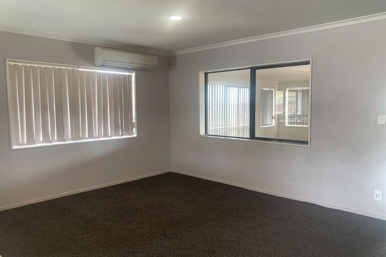 Photo of property in 22 Hilltop Road, Clover Park, Auckland, 2019