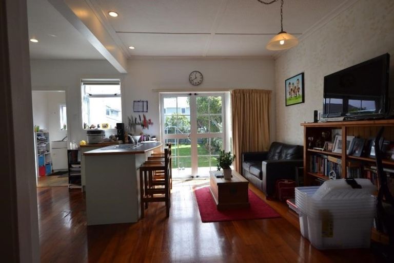 Photo of property in 35 Strathavon Road, Miramar, Wellington, 6022