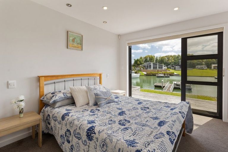 Photo of property in 10 Hei Esplanade, Whitianga, 3510