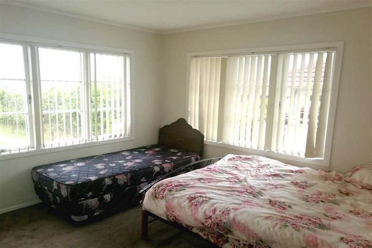 Photo of property in 1/11 Strid Road, Te Atatu South, Auckland, 0610