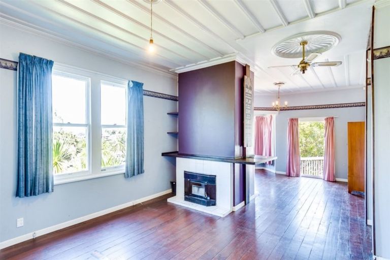 Photo of property in 40 Faraday Street, Hospital Hill, Napier, 4110