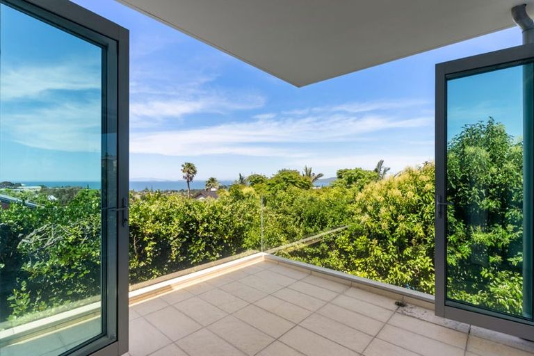 Photo of property in 5a Aberdeen Road, Castor Bay, Auckland, 0620