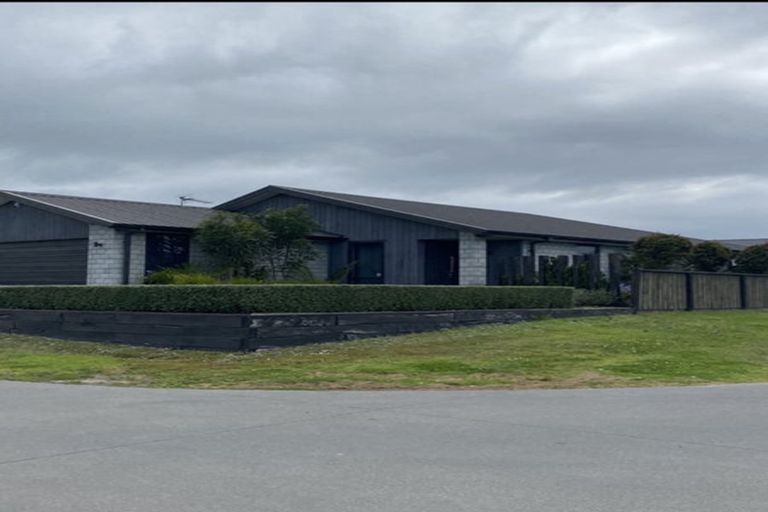 Photo of property in 4 Taioma Close, Papamoa, 3118