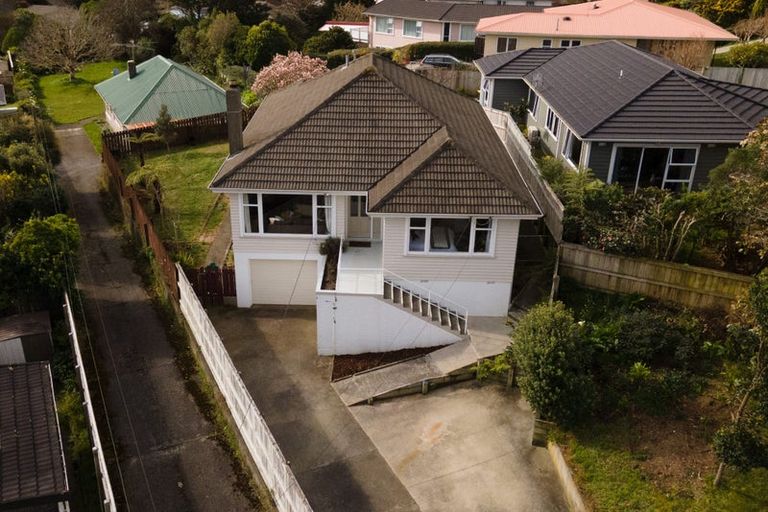 Photo of property in 10a Larsen Crescent, Tawa, Wellington, 5028