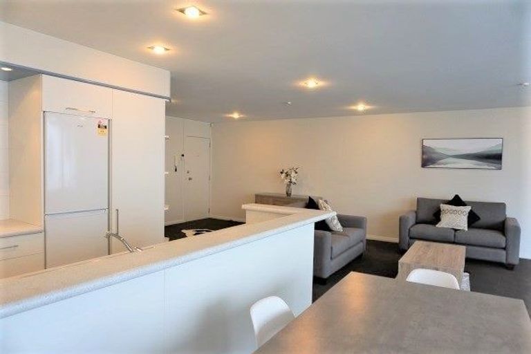 Photo of property in St James Courts, 5/77 Gloucester Street, Christchurch Central, Christchurch, 8013