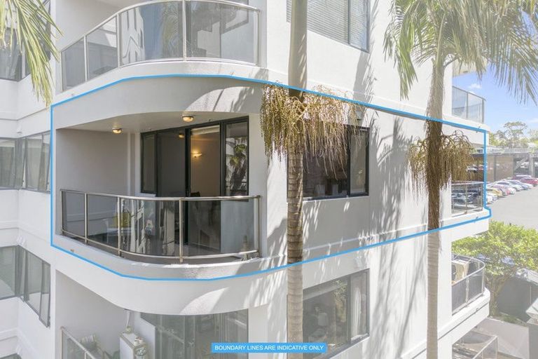 Photo of property in 2a/171 Hurstmere Road, Takapuna, Auckland, 0622