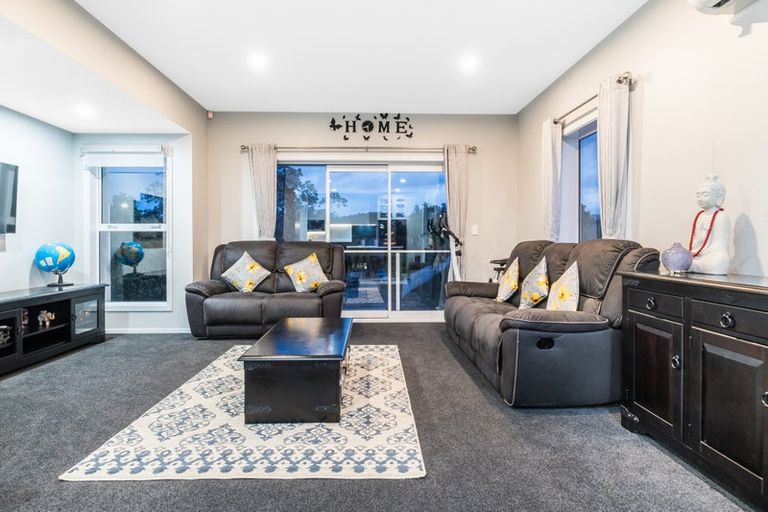 Photo of property in 47 Cleat Street, Whitby, Porirua, 5024