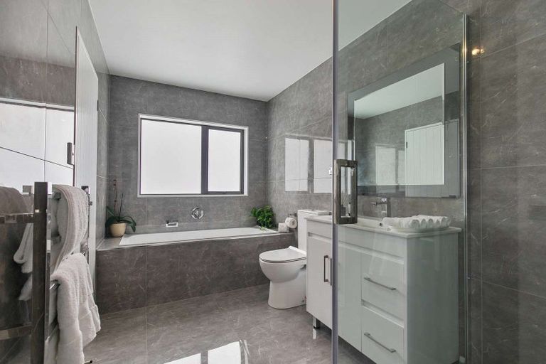 Photo of property in 10 Ancroft Street, Papakura, 2110