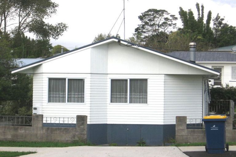 Photo of property in 23 Mcleod Road, Henderson, Auckland, 0612