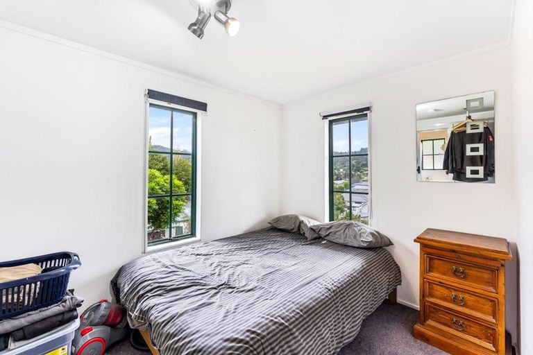 Photo of property in 2/9 Montgomery Street, Stokes Valley, Lower Hutt, 5019