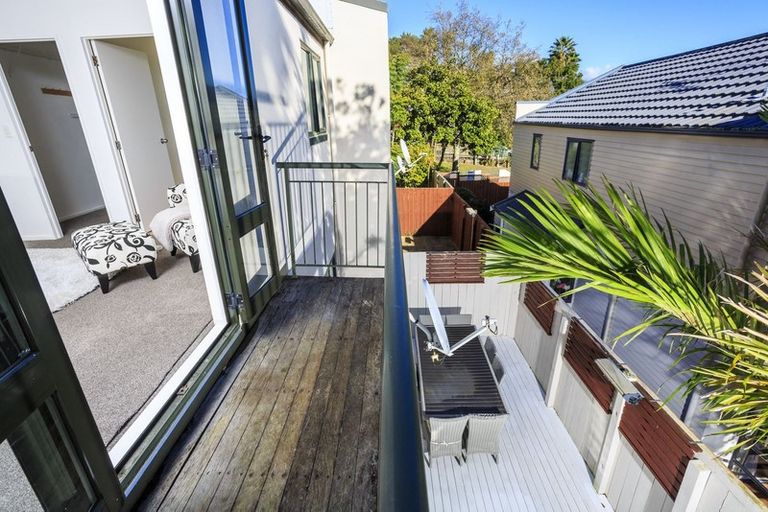 Photo of property in 3/26 Pannill Place, Oteha, Auckland, 0632