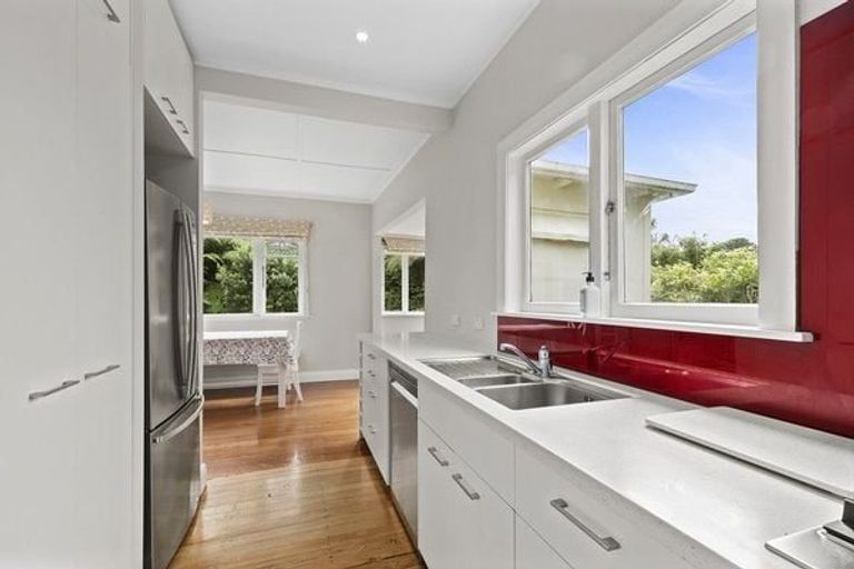 Photo of property in 70 Nottingham Street, Karori, Wellington, 6012