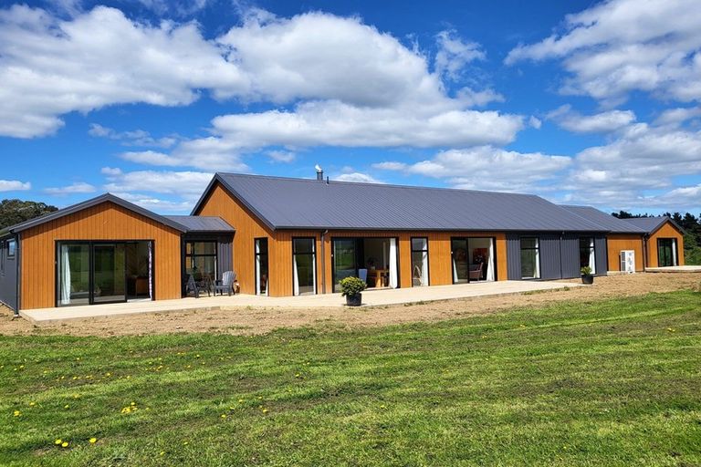 Photo of property in 19 Umutaoroa Road, Dannevirke, 4978