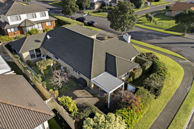 Photo of property in 1 Zara Court, Flat Bush, Auckland, 2016