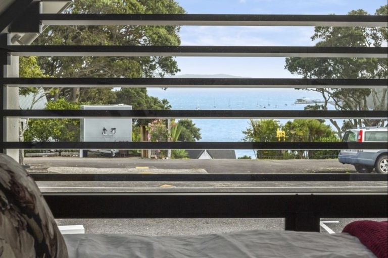 Photo of property in 81 Queen Street, Northcote Point, Auckland, 0627