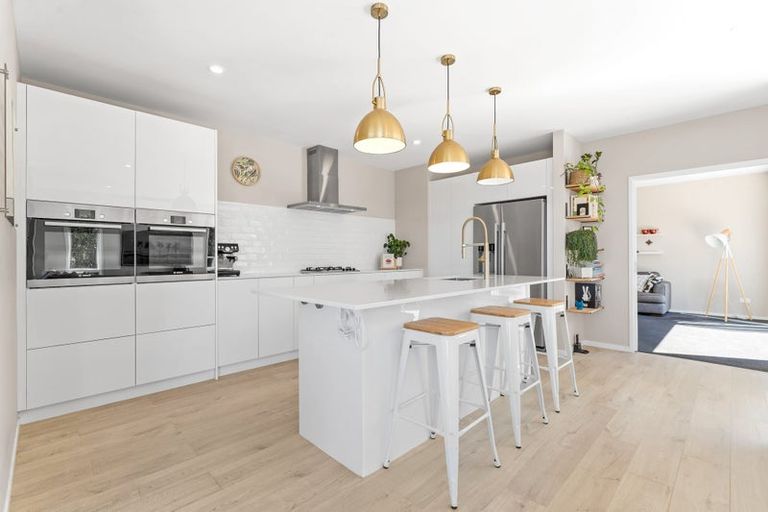 Photo of property in 9 Tirohanga Crescent, Stanmore Bay, Whangaparaoa, 0932